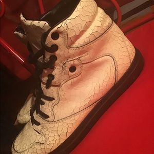 Balenciaga Craquele Hightop Sneakers white Cracked